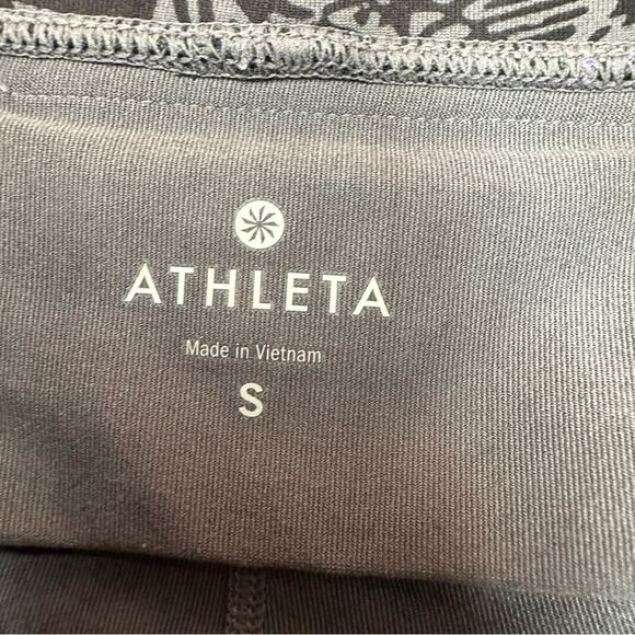 Athleta  Bare to Run Cairo Cropped Leggings Capri - Picture 8 of 8